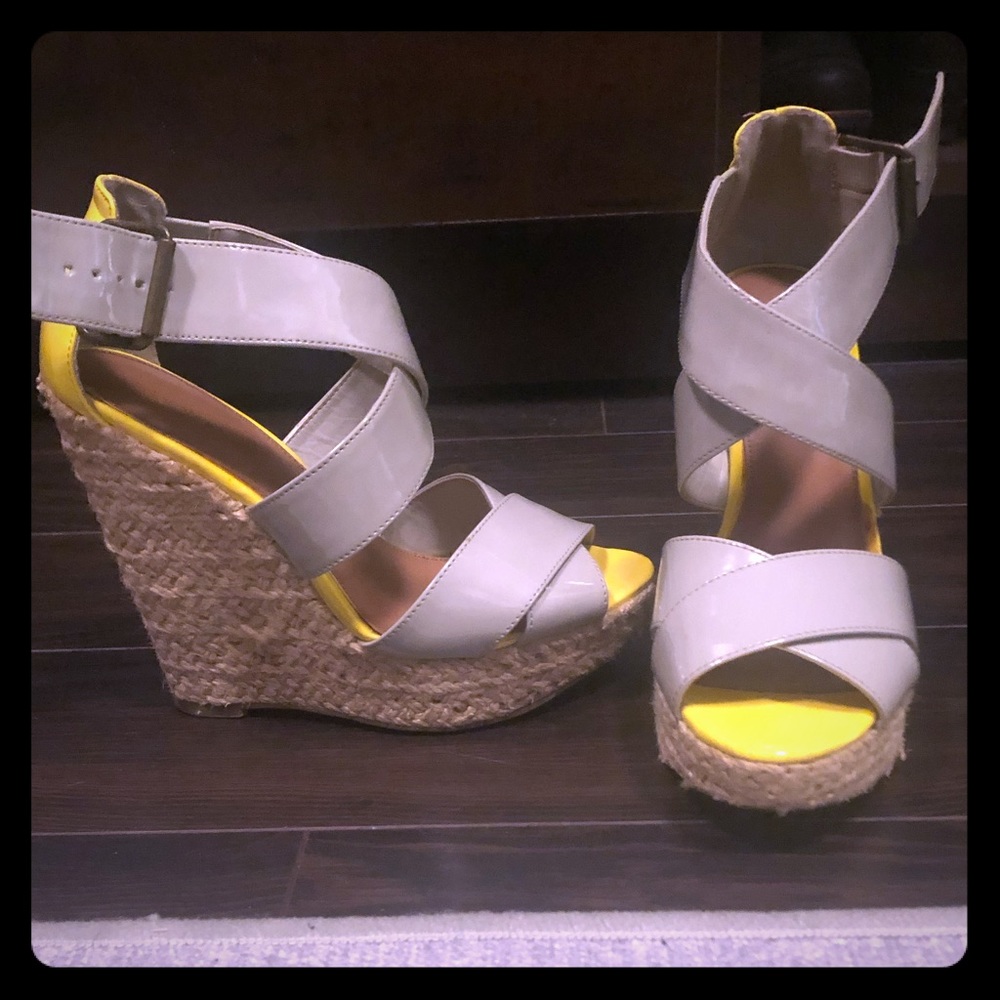 Gray & yellow wedges